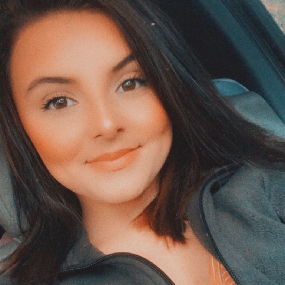 Meet your Posher, Makayla
